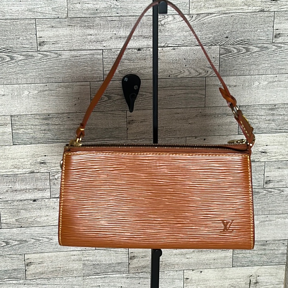 POCHETTE ACCESSOIRE LEATHER CLUTCH BAG EUC